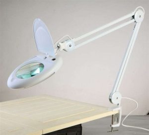 LUPA CON LUZ DE MESA SKY 808-F140LED