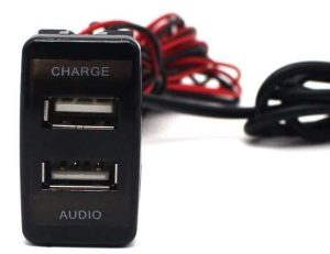 ADAPTADOR USB PARA CARRO TOMA DE CORRIENTE USB CON PUERTO DE AUDIO PARA TOYOTA VIGO, AWADUO ADAPTADO