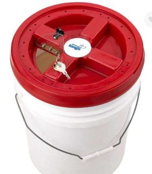TAPA DE SEGURIDAD CON LLAVE PARA BALDE DE 5 GALONES 81205