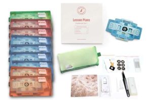 KIT DE AULA ENSAMBLADO FOLDSCOPE (CONTIENE 10 MICROSCOPIOS DE PAPEL FOLDSCOPE COMPLETAMENTE ENSAMBLA